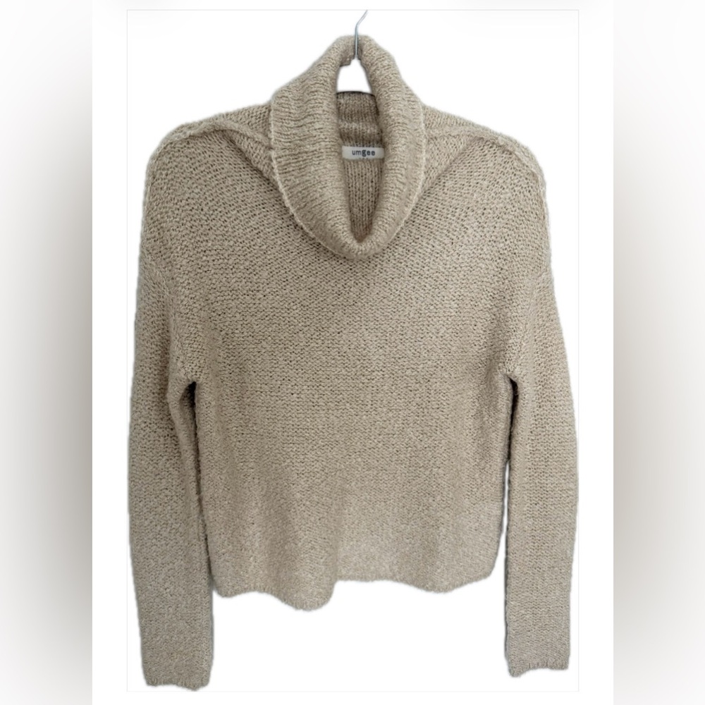 Umgee Oatmeal Beige Knit Cowl Neck Sweater Soft Cozy Pullover Size S